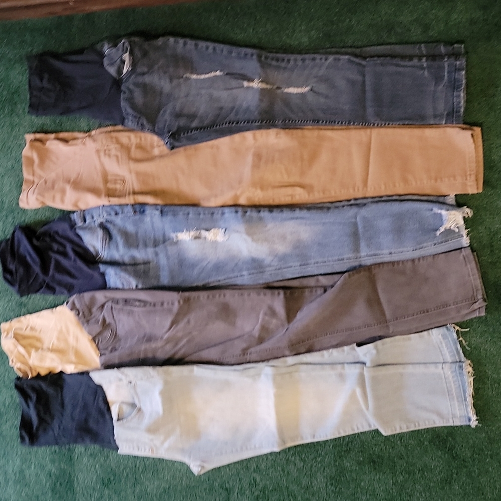 *LOT* 5 Pairs of Maternity Jeans